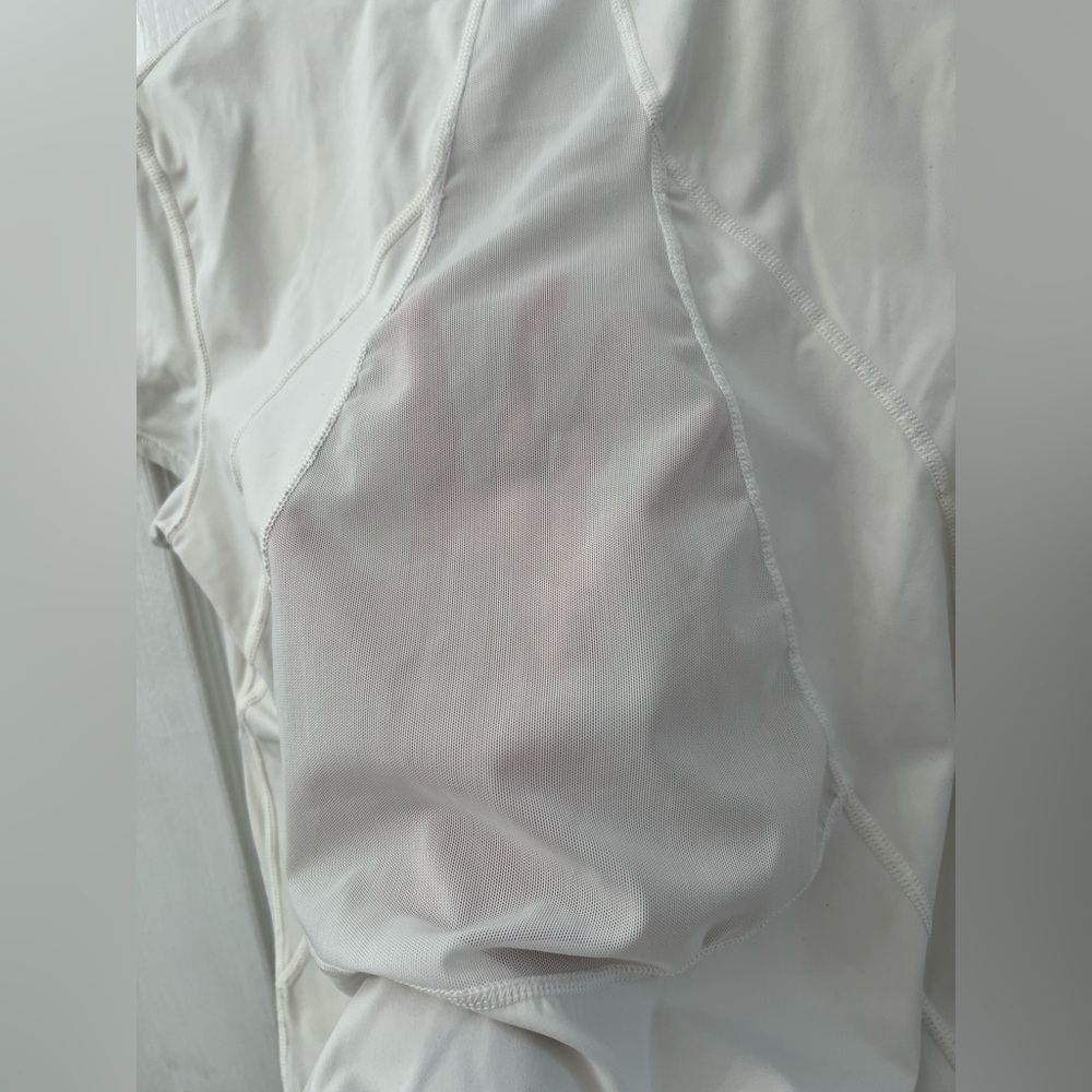 Lululemon Athletica White Fitted Short Sleeve T-Shirt - Picture 9 of 11